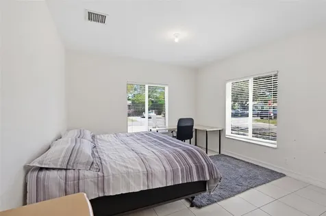 911 NE 12th Avenue Pompano Beach FL 33060