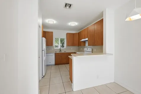 911 NE 12th Avenue Pompano Beach FL 33060