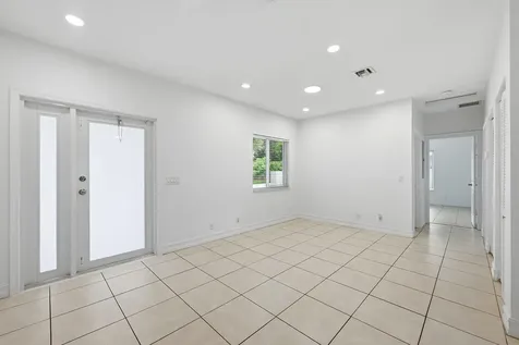 911 NE 12th Avenue Pompano Beach FL 33060