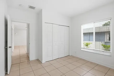 911 NE 12th Avenue Pompano Beach FL 33060
