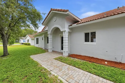 911 NE 12th Avenue Pompano Beach FL 33060