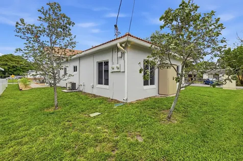 911 NE 12th Avenue Pompano Beach FL 33060