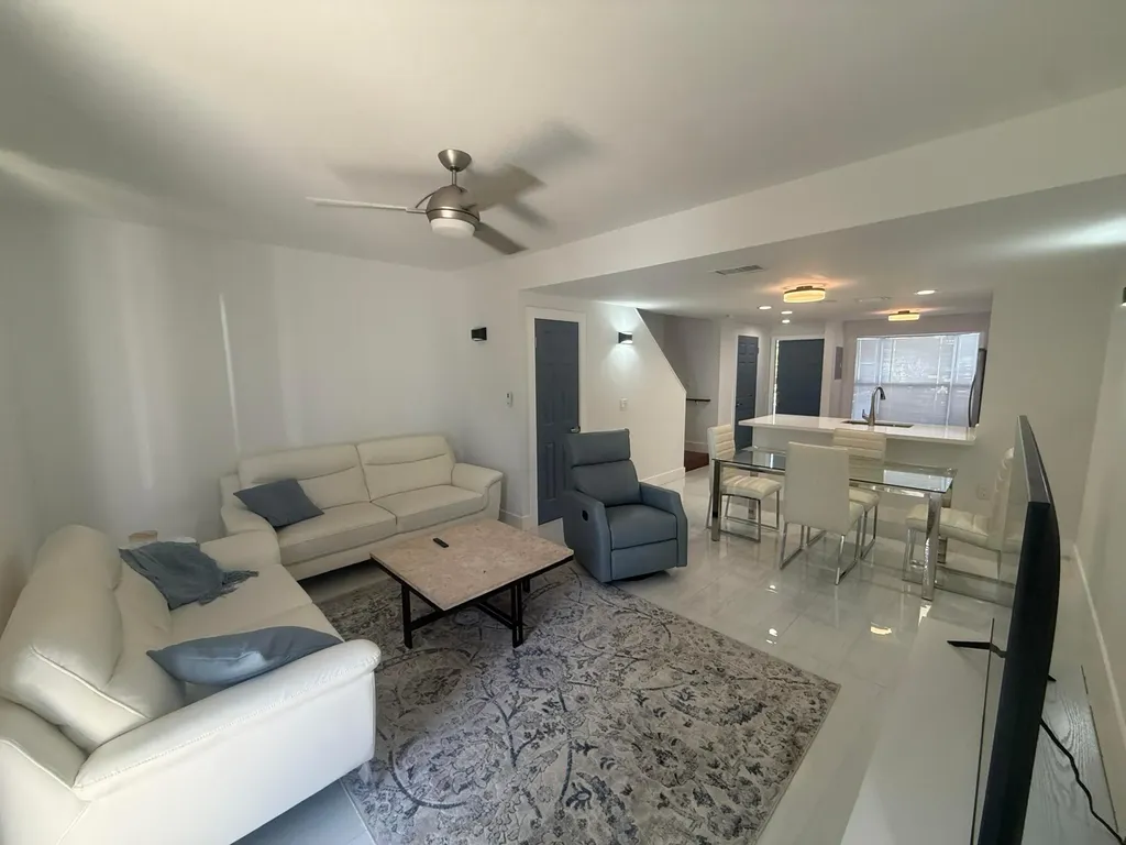 972 Jeffery Street Boca Raton FL 33487