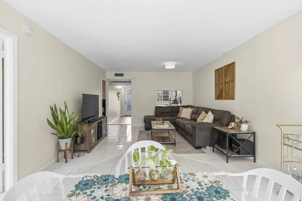 9410 Poinciana Place Davie FL 33324