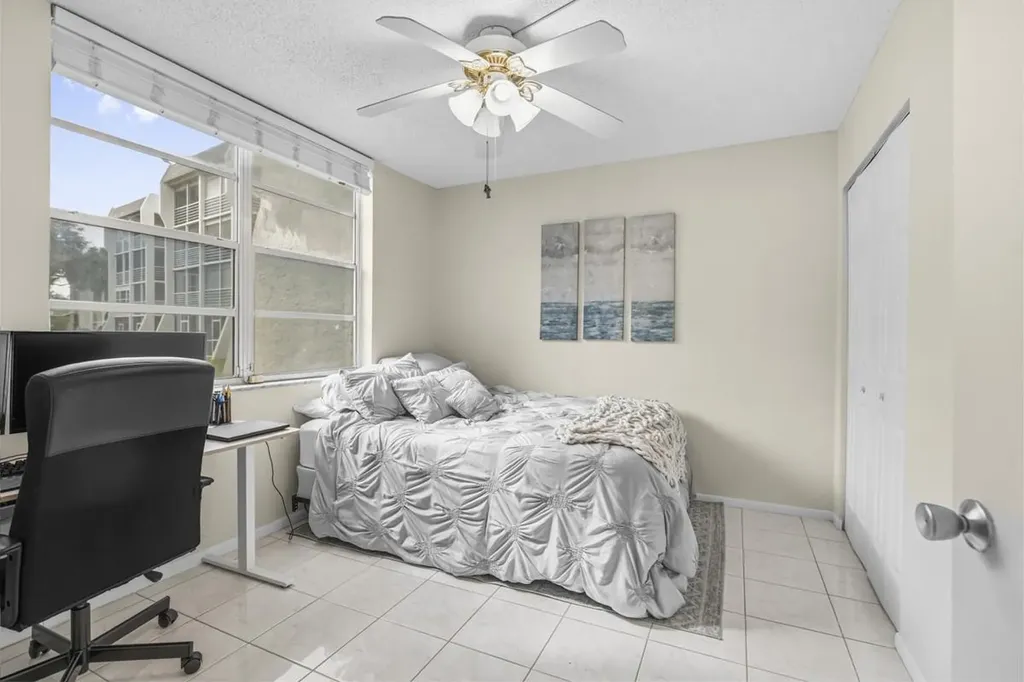 9410 Poinciana Place Davie FL 33324