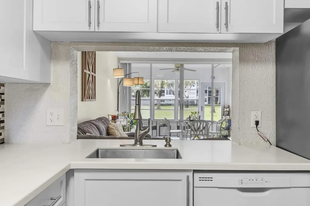 9410 Poinciana Place Davie FL 33324