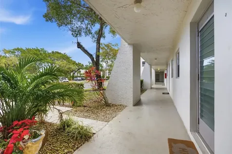 9410 Poinciana Place Davie FL 33324