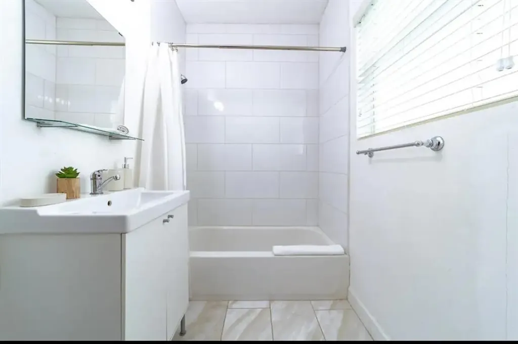 2617 NE 13th Court Fort Lauderdale FL 33304