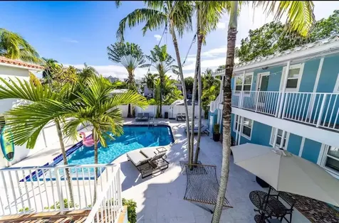 2617 NE 13th Court Fort Lauderdale FL 33304