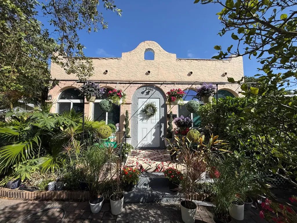 1933 Taylor Street Hollywood FL 33020