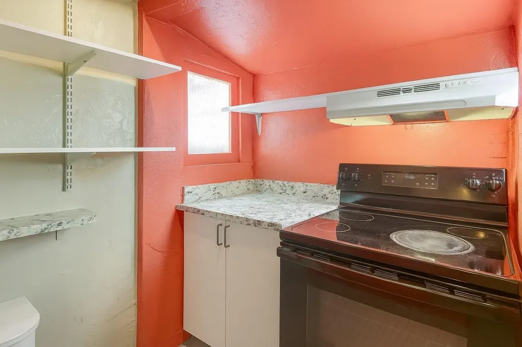 1933 Taylor Street Hollywood FL 33020