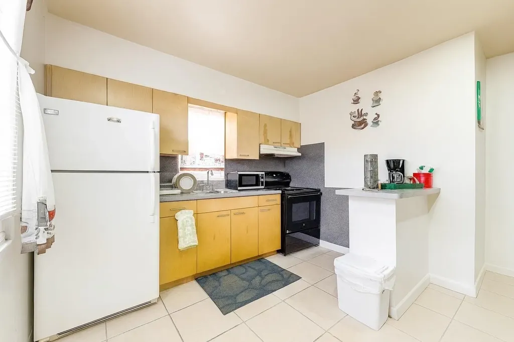 1933 Taylor Street Hollywood FL 33020