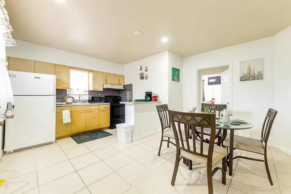 1933 Taylor Street Hollywood FL 33020
