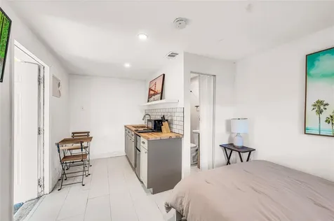 1760 NE 13th Street Fort Lauderdale FL 33304