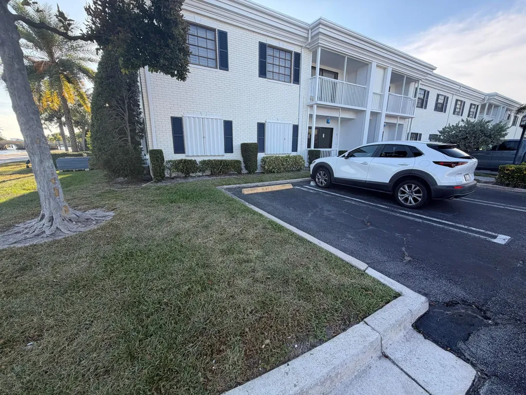 140 Cypress Club Drive Pompano Beach FL 33060