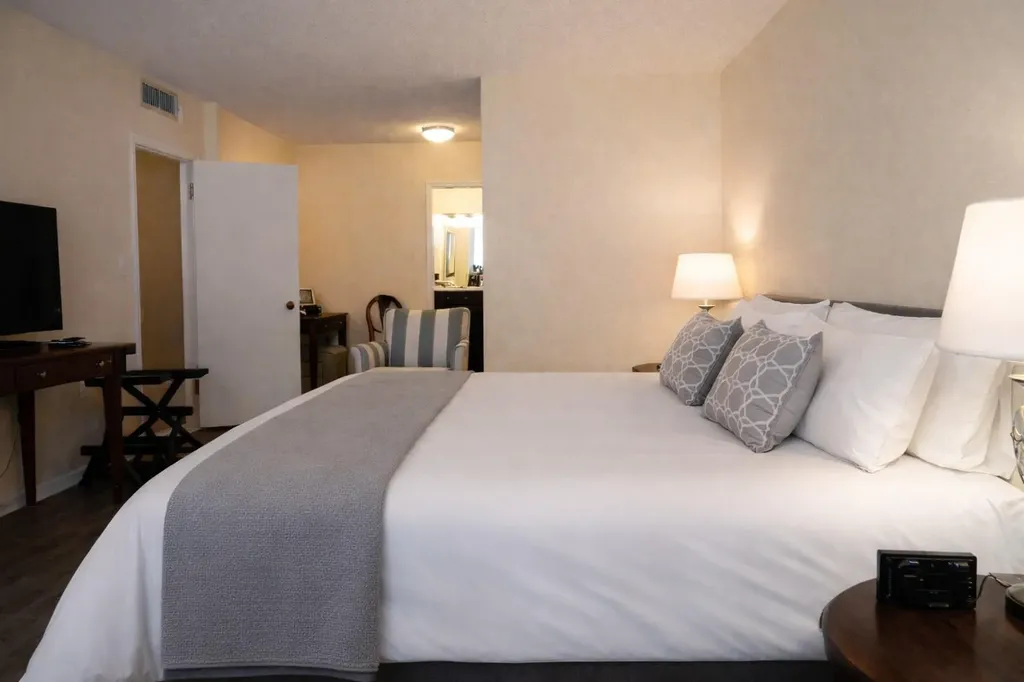 4330 Hillcrest Drive Hollywood FL 33021