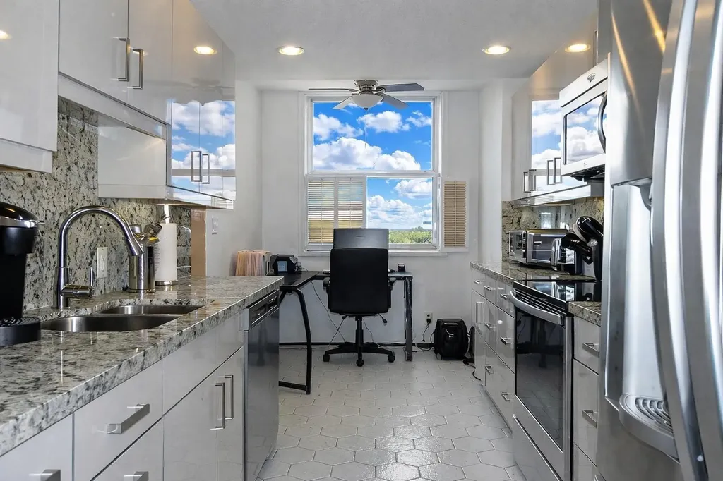 4330 Hillcrest Drive Hollywood FL 33021
