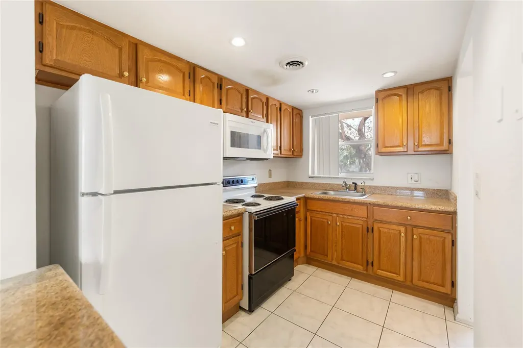 8081 N Sunrise Lakes Drive Sunrise FL 33322