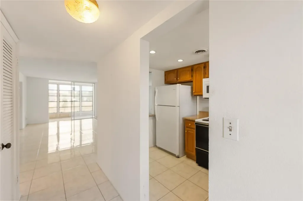 8081 N Sunrise Lakes Drive Sunrise FL 33322