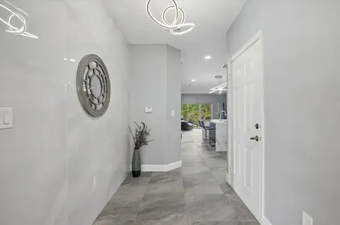 2507 NW 31st Court Oakland Park FL 33309
