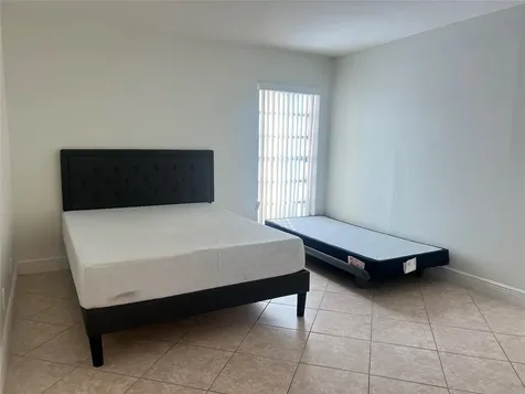 4000 N Hills Drive Hollywood FL 33021