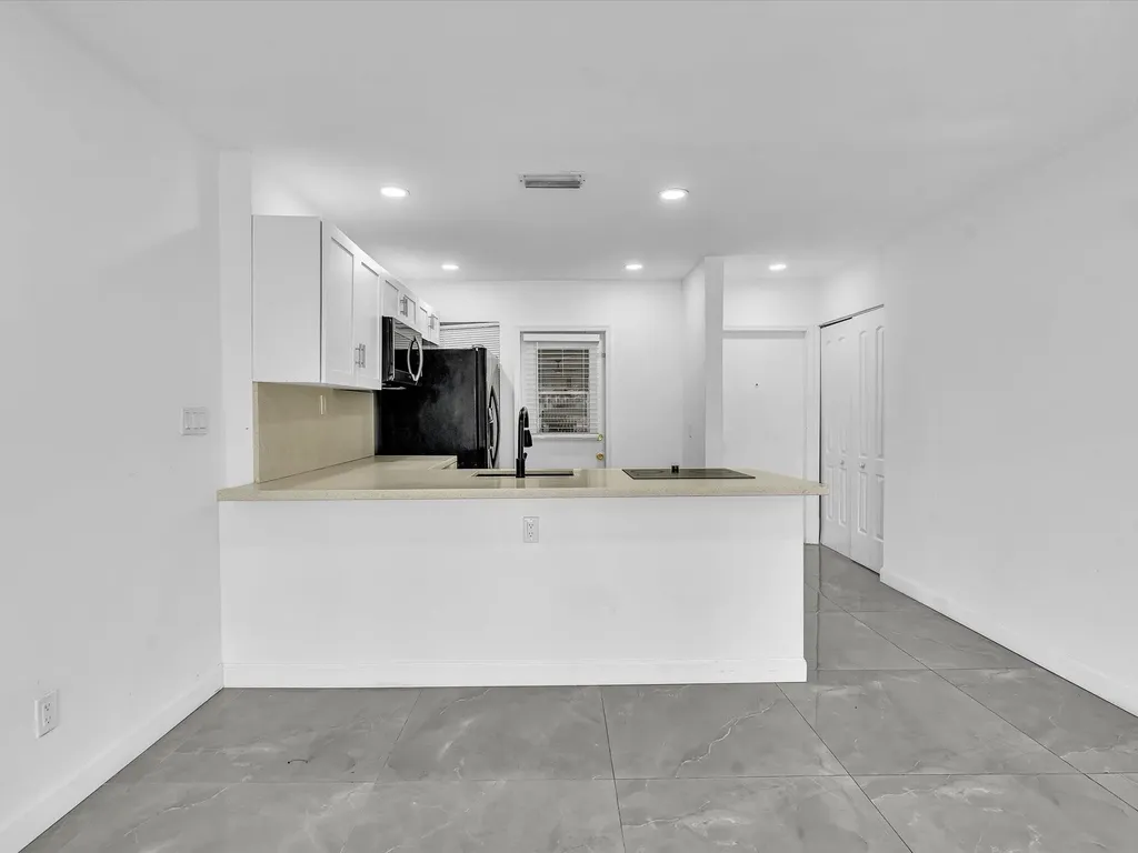 2451 SW 82nd Avenue Davie FL 33324