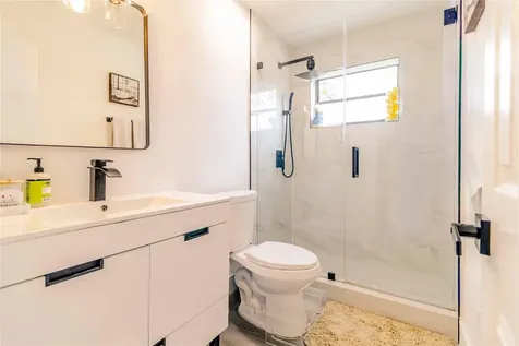 2515 NE 207th Street Miami FL 33180