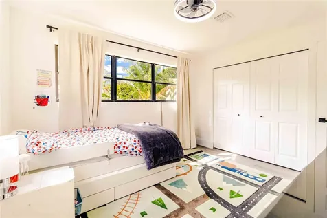 2515 NE 207th Street Miami FL 33180