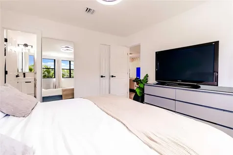 2515 NE 207th Street Miami FL 33180