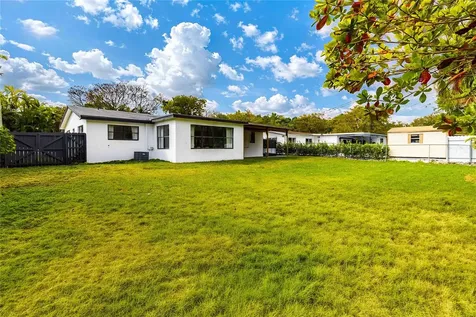 2515 NE 207th Street Miami FL 33180