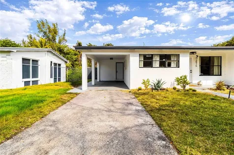 2515 NE 207th Street Miami FL 33180