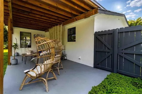 2515 NE 207th Street Miami FL 33180