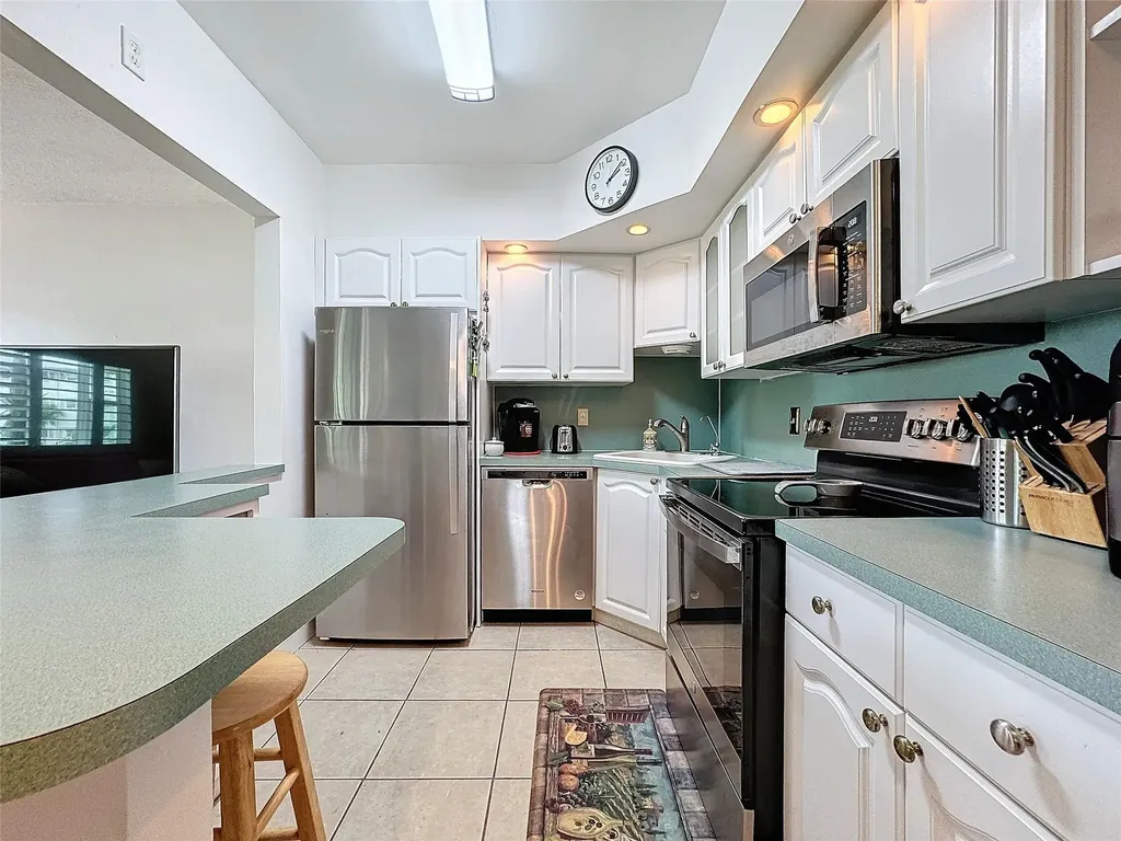 3200 NE 7th Court Pompano Beach FL 33062