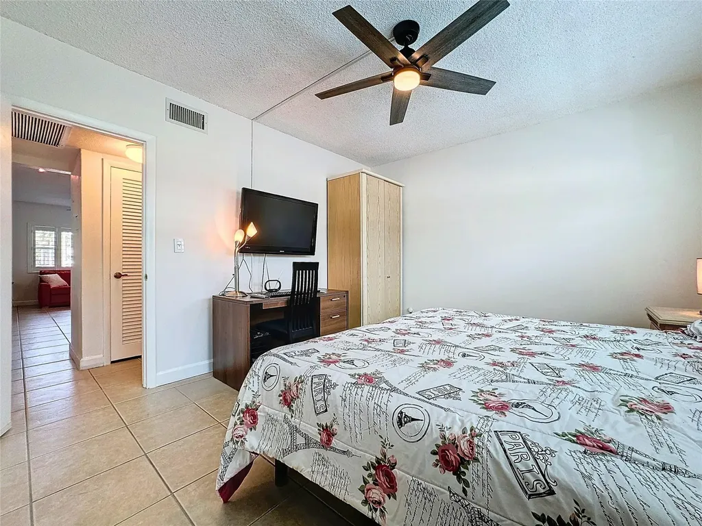 3200 NE 7th Court Pompano Beach FL 33062