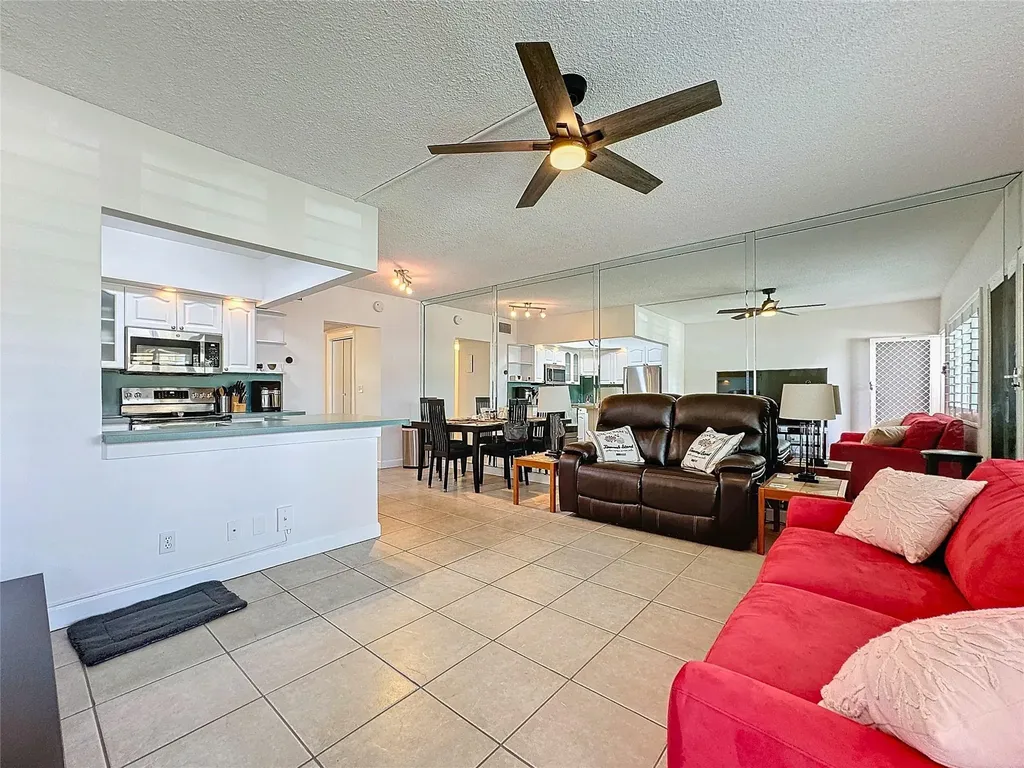 3200 NE 7th Court Pompano Beach FL 33062