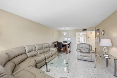 8040 N Sunrise Lakes Drive Fort Lauderdale FL 33322