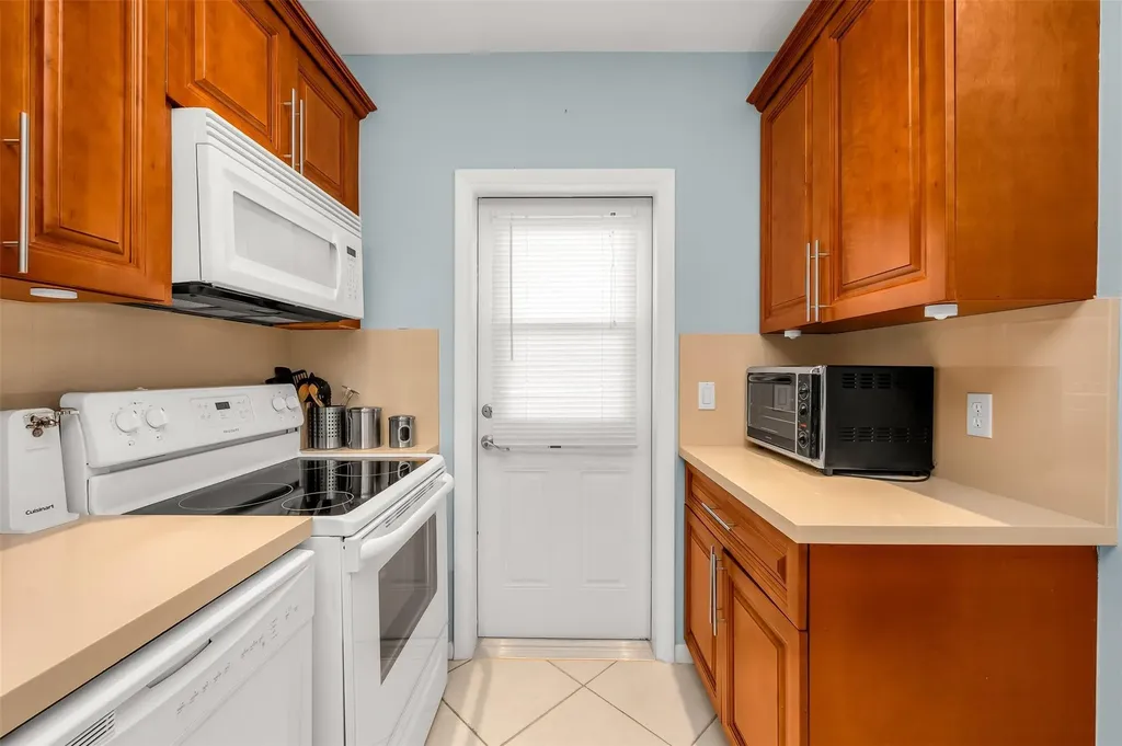 400 NE 20th Street Boca Raton FL 33431