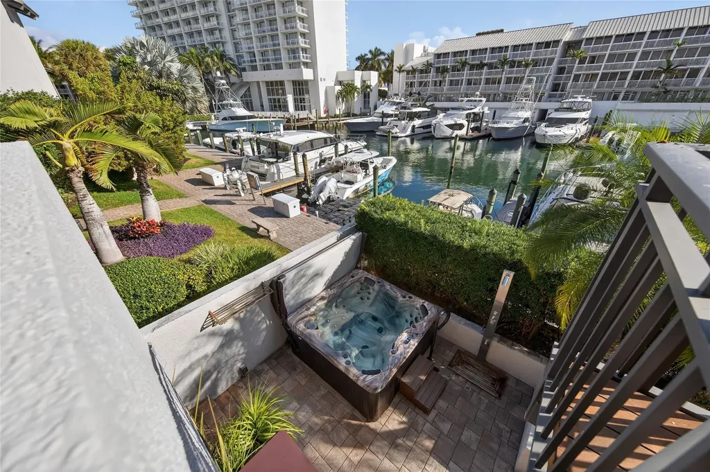 17 Port Side Drive Fort Lauderdale FL 33316