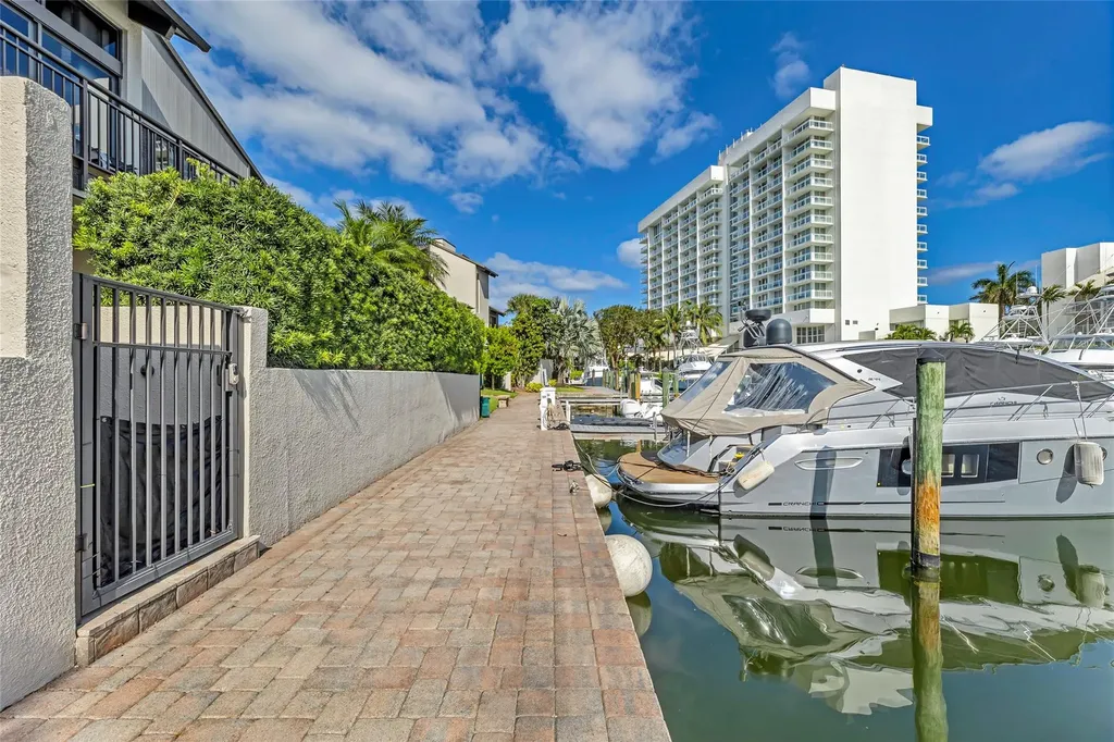 17 Port Side Drive Fort Lauderdale FL 33316