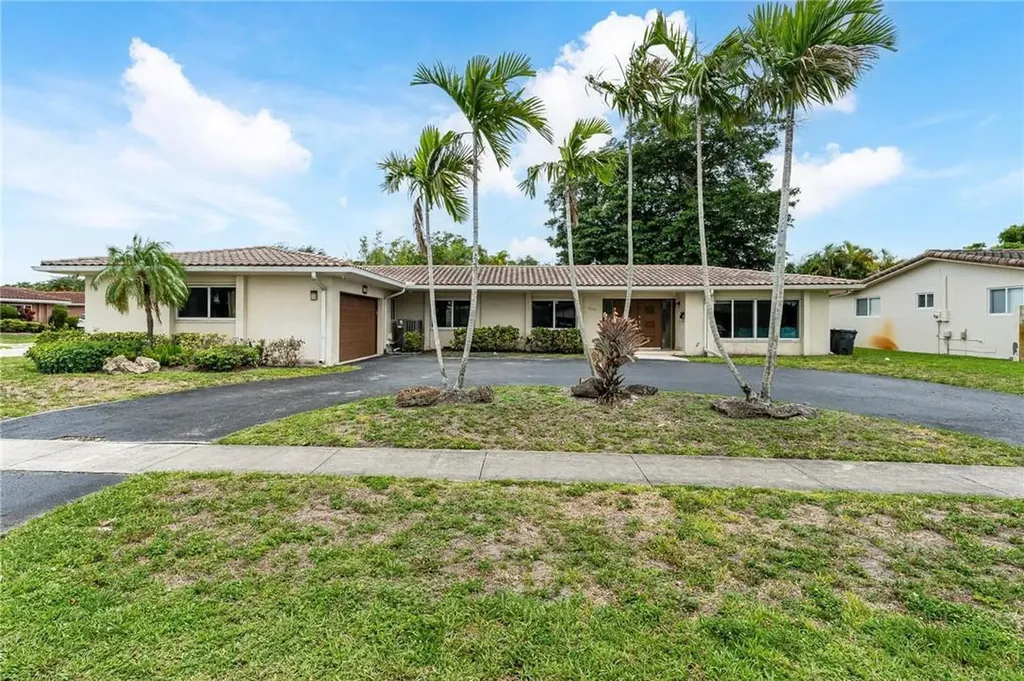 4000 N 41st Court Hollywood FL 33021