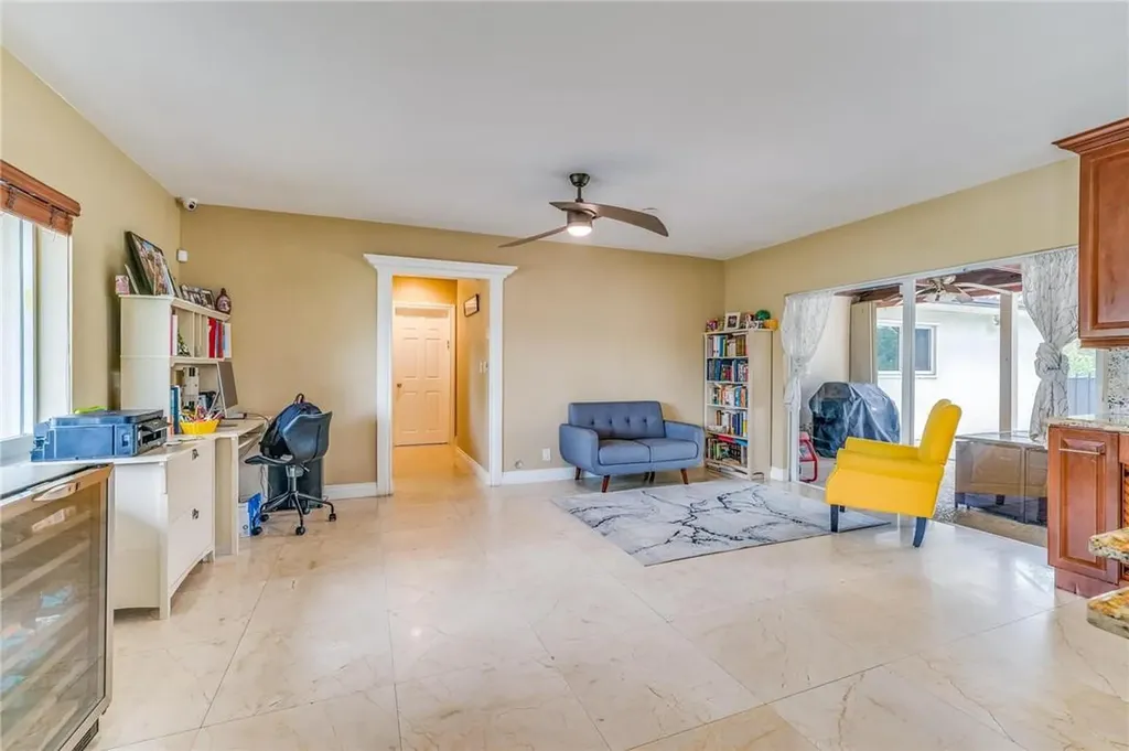 4000 N 41st Court Hollywood FL 33021