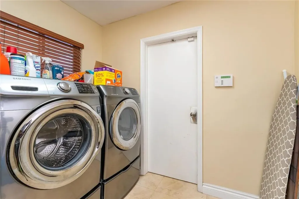4000 N 41st Court Hollywood FL 33021