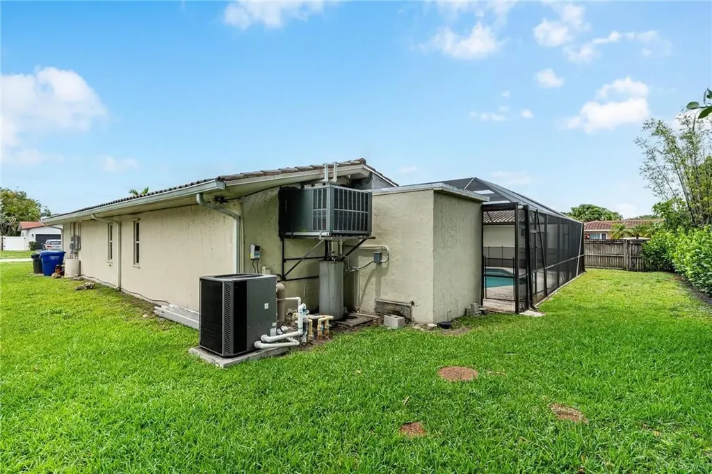 4000 N 41st Court Hollywood FL 33021