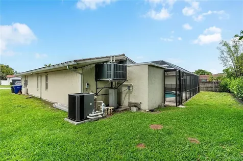 4000 N 41st Court Hollywood FL 33021