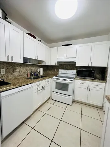 4040 N Hills Drive Hollywood FL 33021