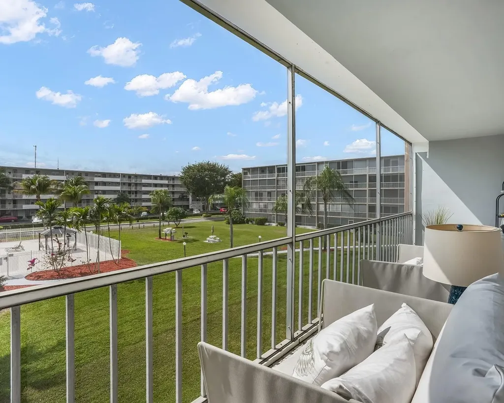 4700 Washington Street Hollywood FL 33021
