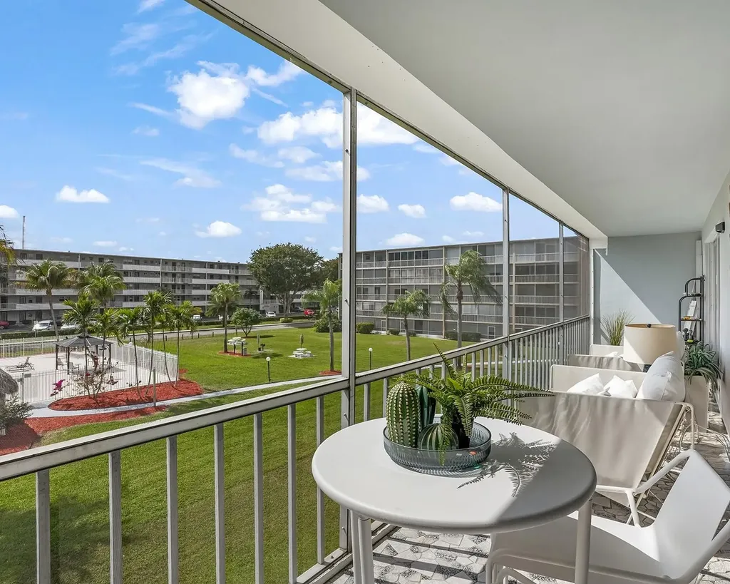 4700 Washington Street Hollywood FL 33021