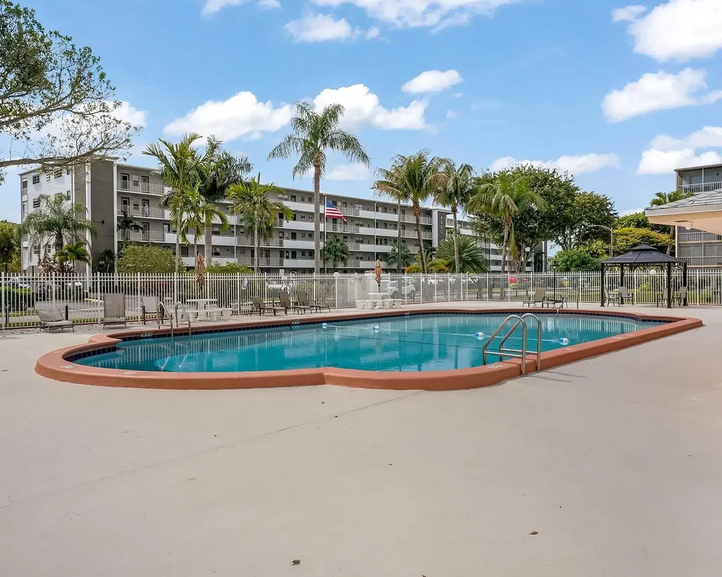 4700 Washington Street Hollywood FL 33021