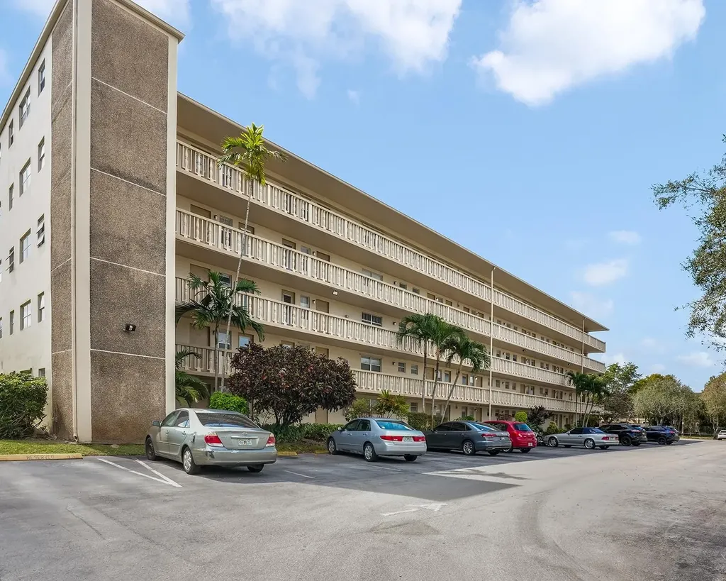 4700 Washington Street Hollywood FL 33021