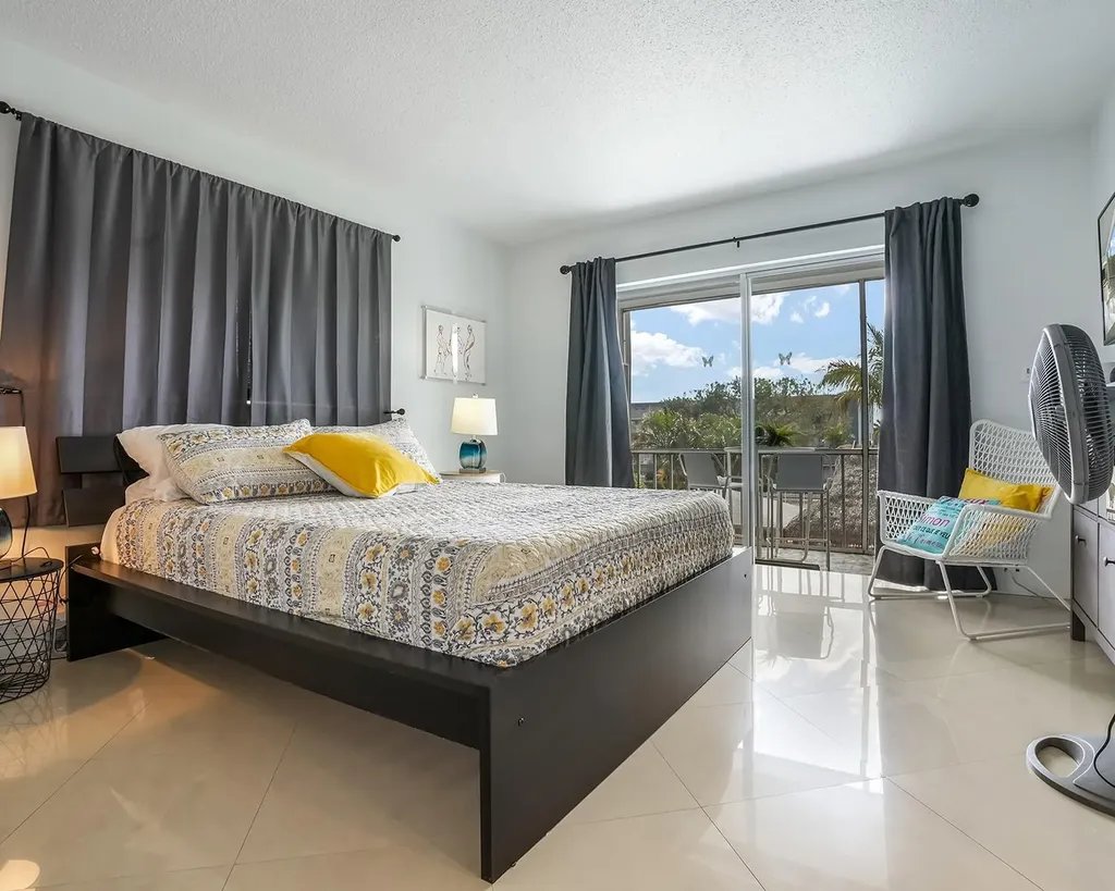 4700 Washington Street Hollywood FL 33021